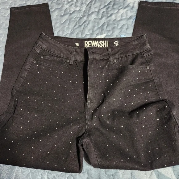 Juniors rewash studded jean - Picture 2 of 11